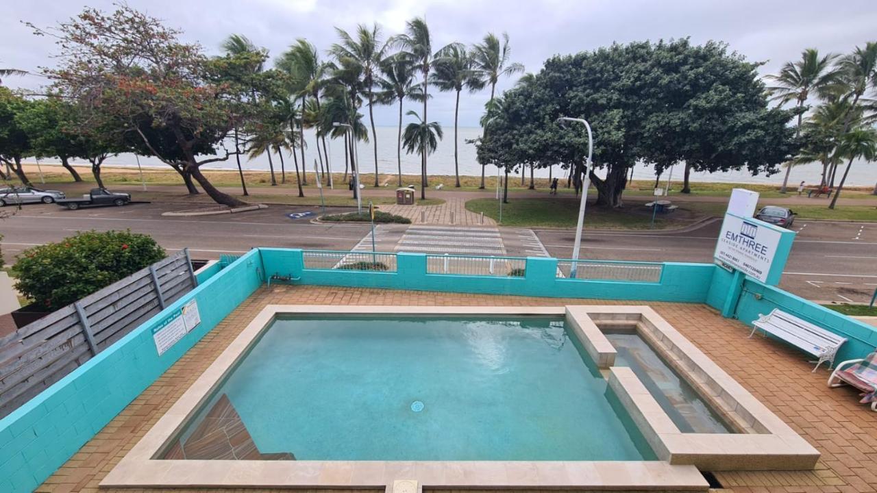 Emthree Seaside Apartments Townsville Exterior foto